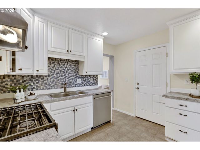 11824 Se LIEBE St, Portland, OR 97266