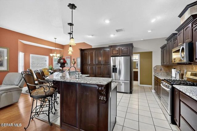 6909 DESERT CANYON Drive, El Paso, TX 79912