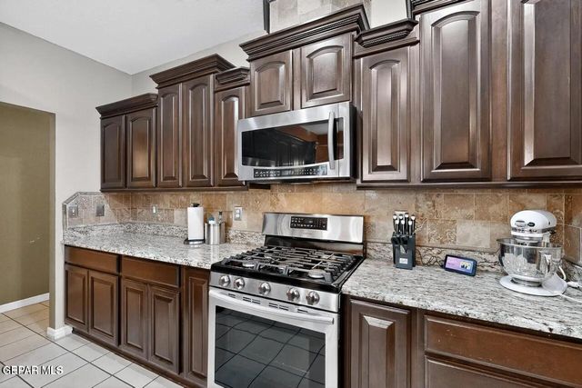 6909 DESERT CANYON Drive, El Paso, TX 79912