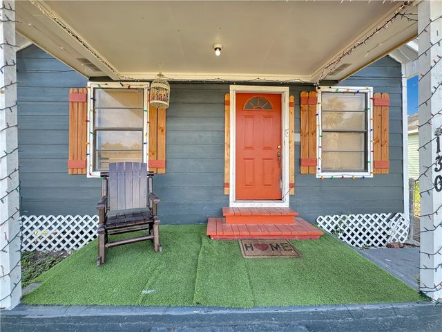 130 W Avenue F, Robstown, TX 78380