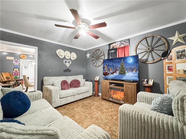 130 W Avenue F, Robstown, TX 78380