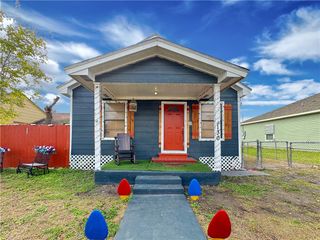 130 W Avenue F, Robstown, TX 78380