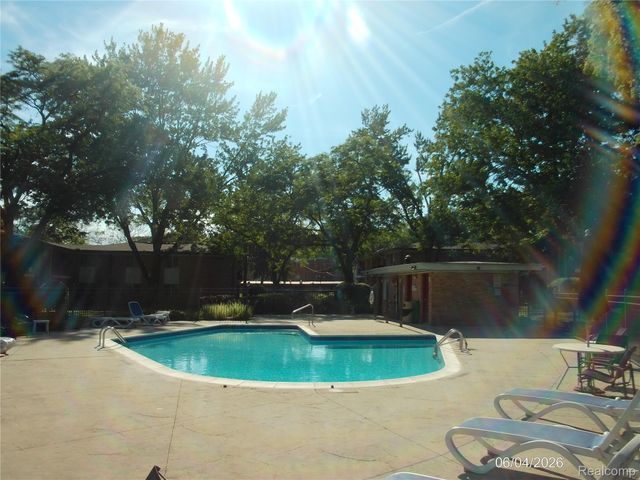 1253 Island Drive, Ann Arbor, MI 48105