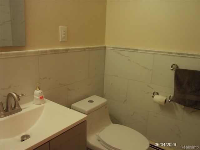 1253 Island Drive, Ann Arbor, MI 48105