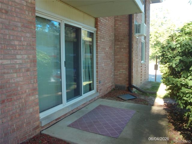 1253 Island Drive, Ann Arbor, MI 48105