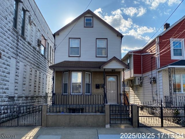 81 Waydell St, Newark City, NJ 07105
