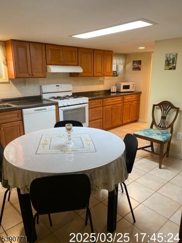 81 Waydell St, Newark City, NJ 07105