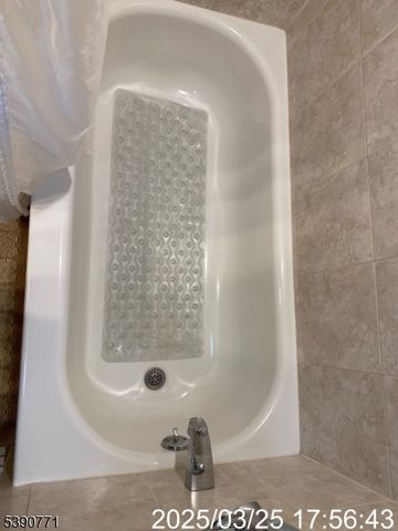 81 Waydell St, Newark City, NJ 07105