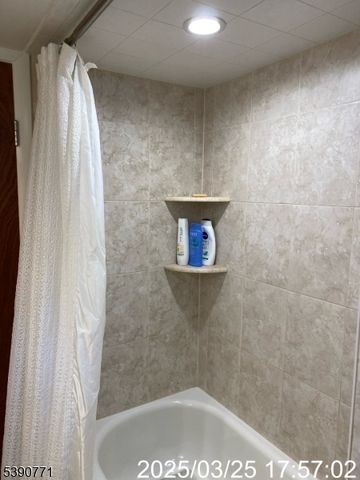 81 Waydell St, Newark City, NJ 07105