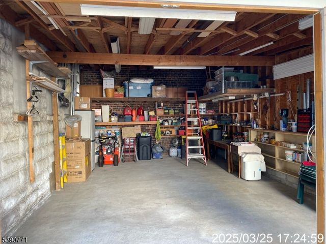 81 Waydell St, Newark City, NJ 07105