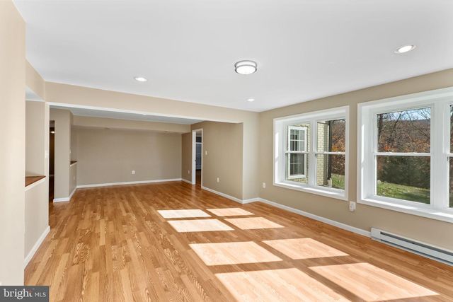 18637 OUTPOST RD, Keedysville, MD 21756