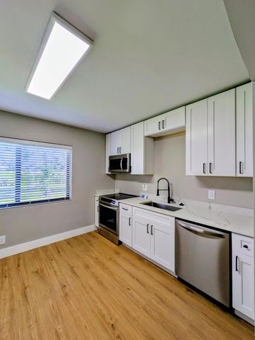 133 SE 13th Avenue, Boynton Beach, FL 33435