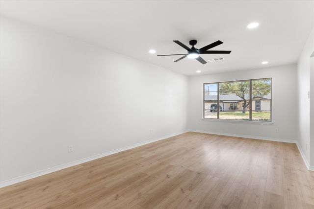 3138 Touraine Drive, Dallas, TX 75211