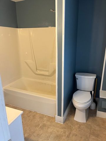 230 South Street 2B, Plainville, MA 02762