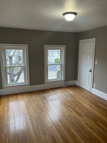 230 South Street 2B, Plainville, MA 02762