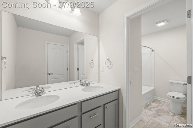 208 Addison Circle, Commerce Twp, MI 48390