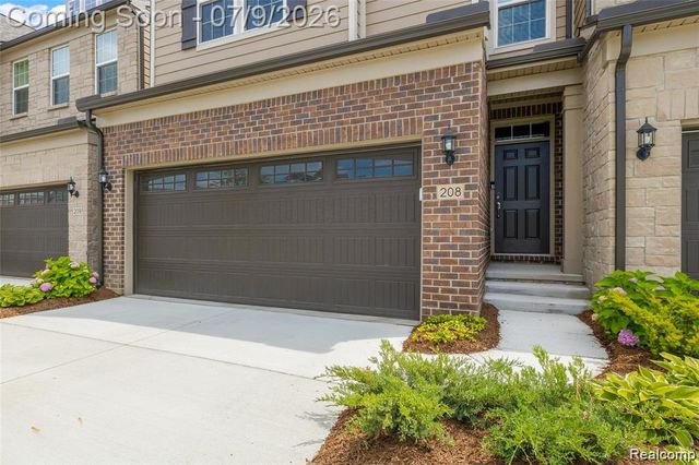 208 Addison Circle, Commerce Twp, MI 48390