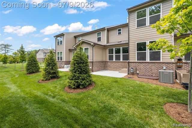 208 Addison Circle, Commerce Twp, MI 48390