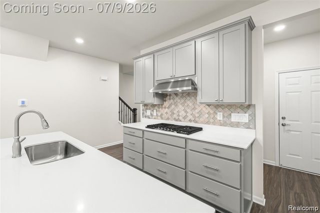 208 Addison Circle, Commerce Twp, MI 48390