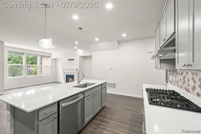208 Addison Circle, Commerce Twp, MI 48390
