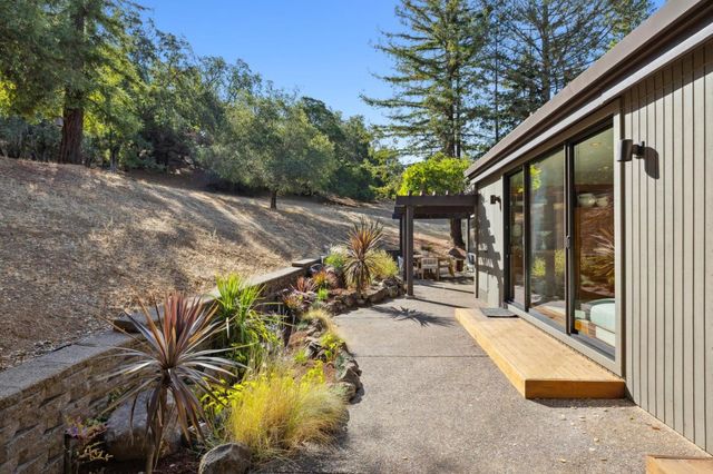 35 Bear Paw, Portola Valley, CA 94028