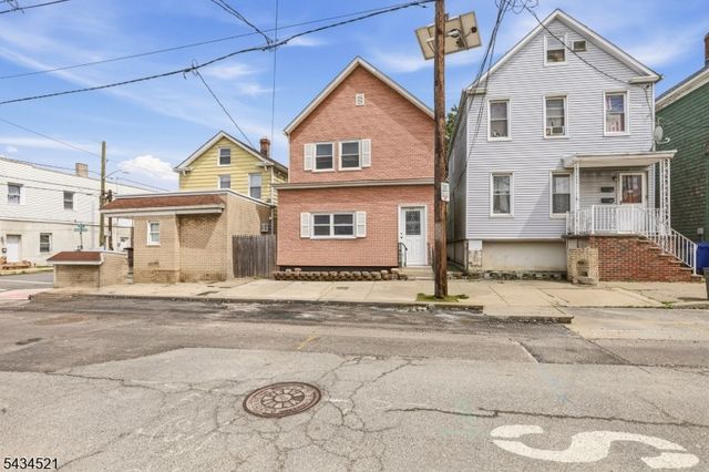 174 Orient St, Bayonne City, NJ 07002