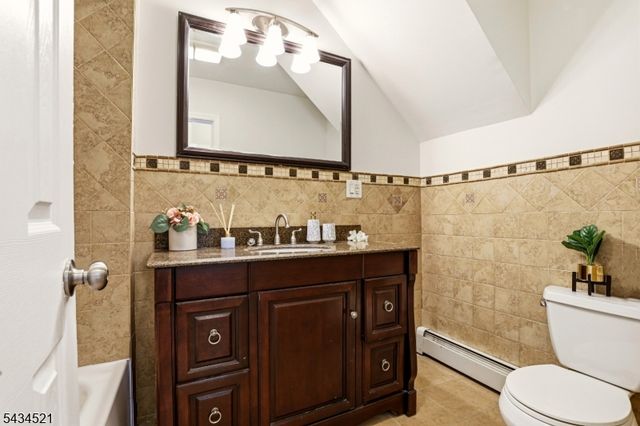 174 Orient St, Bayonne City, NJ 07002