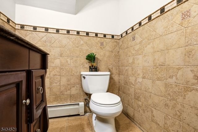 174 Orient St, Bayonne City, NJ 07002