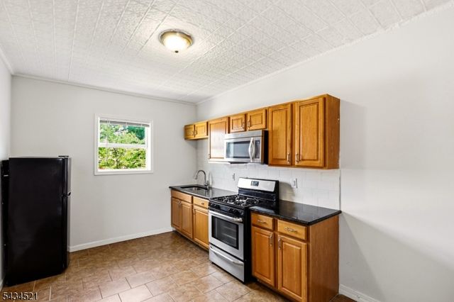 174 Orient St, Bayonne City, NJ 07002