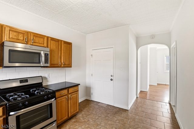174 Orient St, Bayonne City, NJ 07002