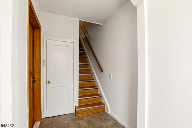 174 Orient St, Bayonne City, NJ 07002