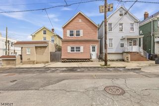 174 Orient St, Bayonne City, NJ 07002