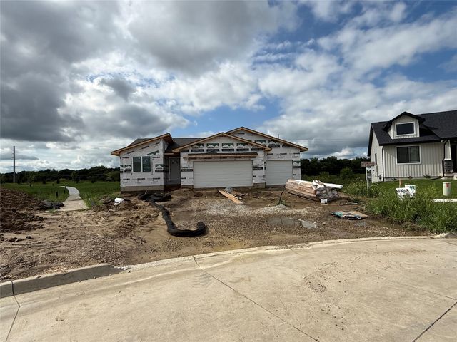 25067 Bluebird Circle, Adel, IA 50003