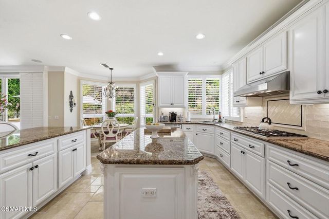 254 Baybrook Court, Lake Sherwood, CA 91361