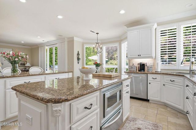 254 Baybrook Court, Lake Sherwood, CA 91361