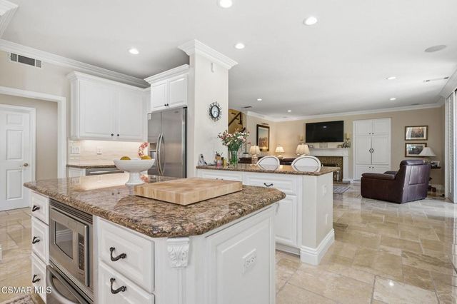 254 Baybrook Court, Lake Sherwood, CA 91361