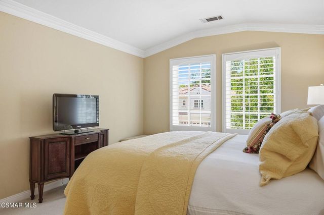 254 Baybrook Court, Lake Sherwood, CA 91361