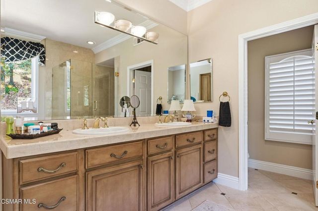 254 Baybrook Court, Lake Sherwood, CA 91361
