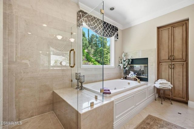 254 Baybrook Court, Lake Sherwood, CA 91361