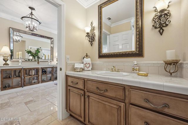 254 Baybrook Court, Lake Sherwood, CA 91361