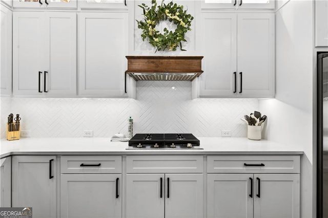 180 Kendemere Pointe, Roswell, GA 30075