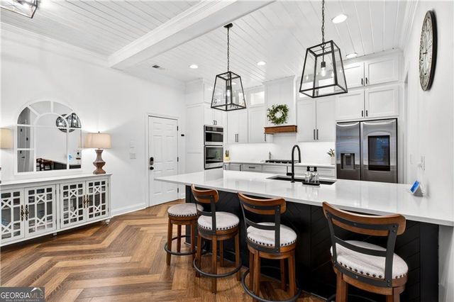 180 Kendemere Pointe, Roswell, GA 30075