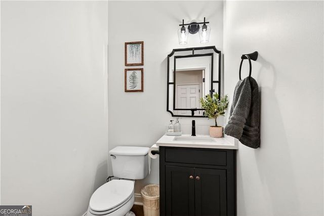 180 Kendemere Pointe, Roswell, GA 30075