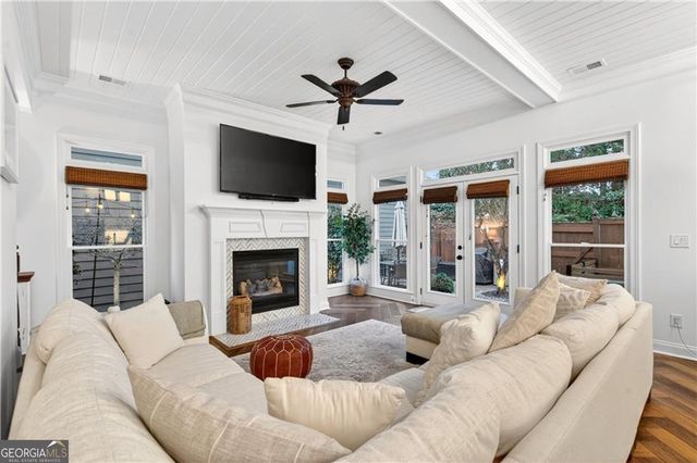 180 Kendemere Pointe, Roswell, GA 30075