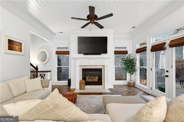 180 Kendemere Pointe, Roswell, GA 30075