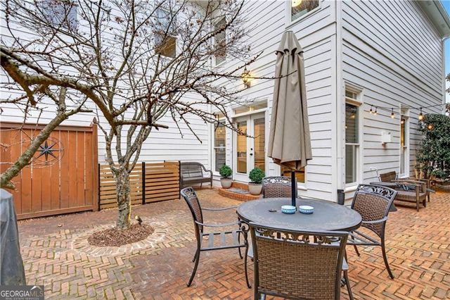 180 Kendemere Pointe, Roswell, GA 30075