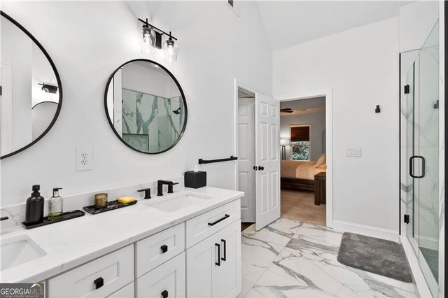 180 Kendemere Pointe, Roswell, GA 30075