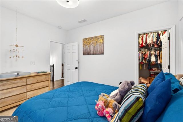 180 Kendemere Pointe, Roswell, GA 30075