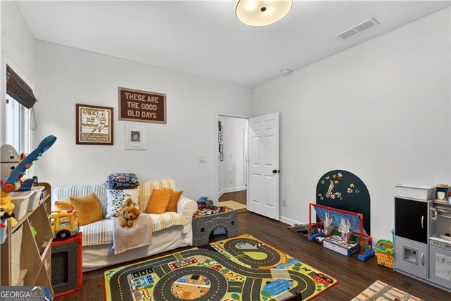 180 Kendemere Pointe, Roswell, GA 30075