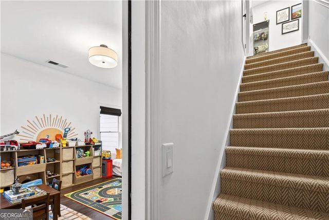 180 Kendemere Pointe, Roswell, GA 30075